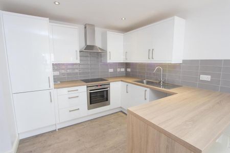 2 bedroom apartment to rent - Photo 4