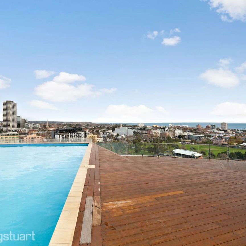 Vast Views, Space and First Class Convenience! - Photo 1