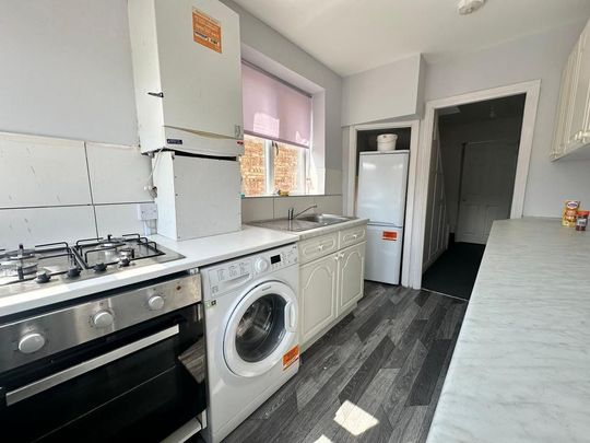 3 bedroom semi-detached house to rent - Photo 1