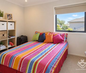 Sophisticated Family Living with Multiple Living Spaces - Photo 5