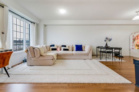 For Lease - 44 Reigate Avenue, Whitby, Ontario - Photo 3