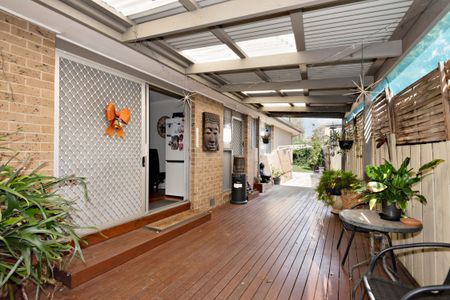 Modern Four-Bedroom Family Home - Photo 3