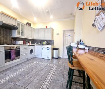 1 bedroom in a house share to rent - Photo 3