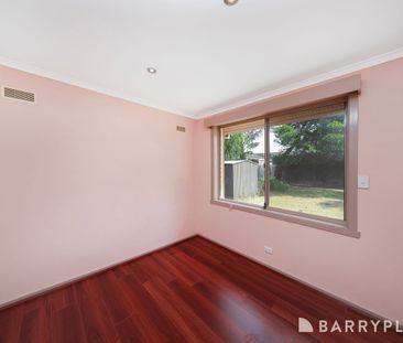 This inviting home delivers space, comfort, and everyday convenienc... - Photo 5