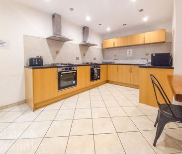 1 bedroom in a house share to rent - Photo 3