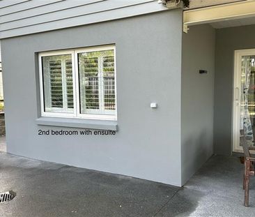 FULLY FURNISHED - GLENDOWIE - 2 BEDROOMS - 2 BATHROOMS - Photo 6