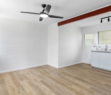 Fully renovated 1 Bedroom unit directly across from Queens Beach Co... - Photo 2