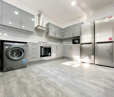 6 bedroom property to rent - Photo 2