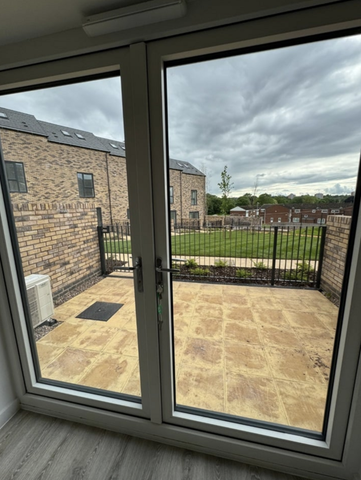 2 bedroom end of terrace house to rent - Photo 4