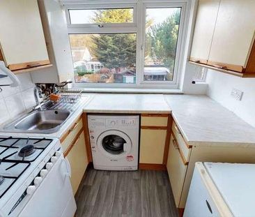 Fulwell Avenue, Clayhall, IG5 - Photo 1