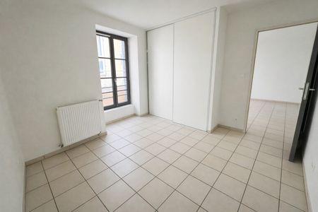 Location Appartement 2 pièces 50m² ROMANS SUR ISERE 26100 - Photo 2