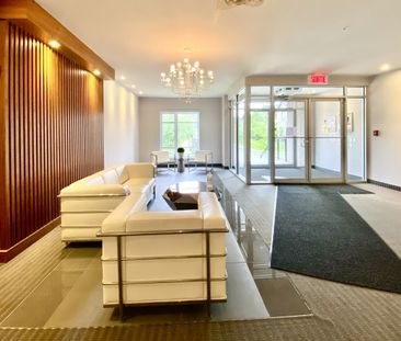 Penthouse sur 2 étages avec stationnement intérieur. - Photo 1