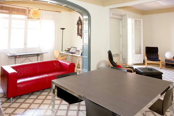 Via Augusta, Barcelona, Catalonia 08006 - Foto 1