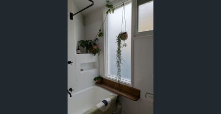 2.5 bedroom light-filled period home in Clifton Hill - Photo 5