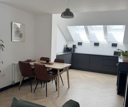 3 bedroom apartment to rent - Photo 2