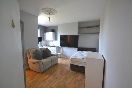 Studio to rent - Photo 3