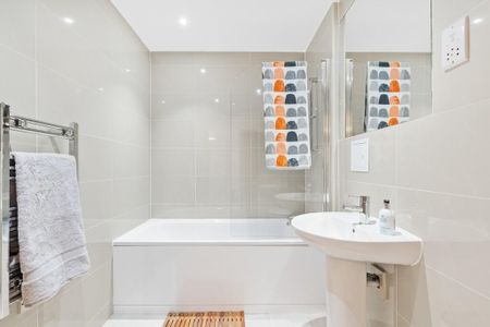 2 bedroom apartment to rent - Photo 4