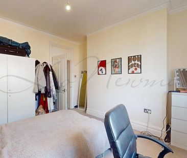 4 bedroom flat to rent - Photo 5
