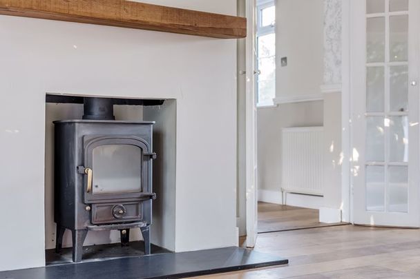 Tilford Road, Hindhead, Surrey, GU26 - Photo 1