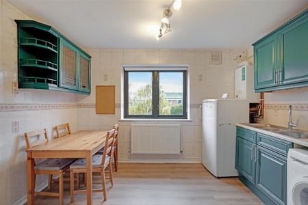 3 bedroom flat to rent - Photo 5