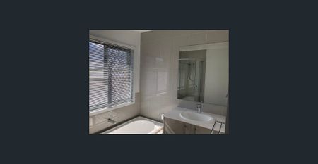 Family home in Pallara - Photo 4