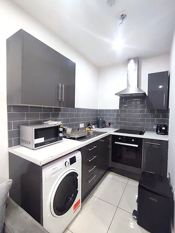 £850 PCM, One Bedroom Ground Floor Flat in Ninian Park Road, Riverside, Cardiff, CF11 6JE - Photo 3