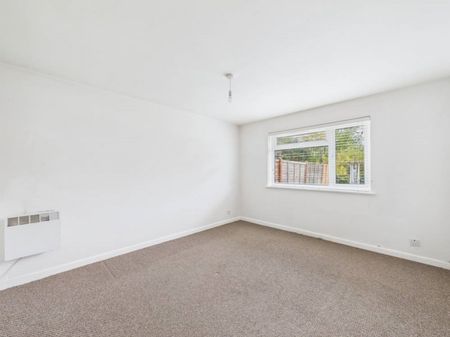 Crypt Court, Tuffley, Gloucester, Gloucestershire, GL4 - Photo 3