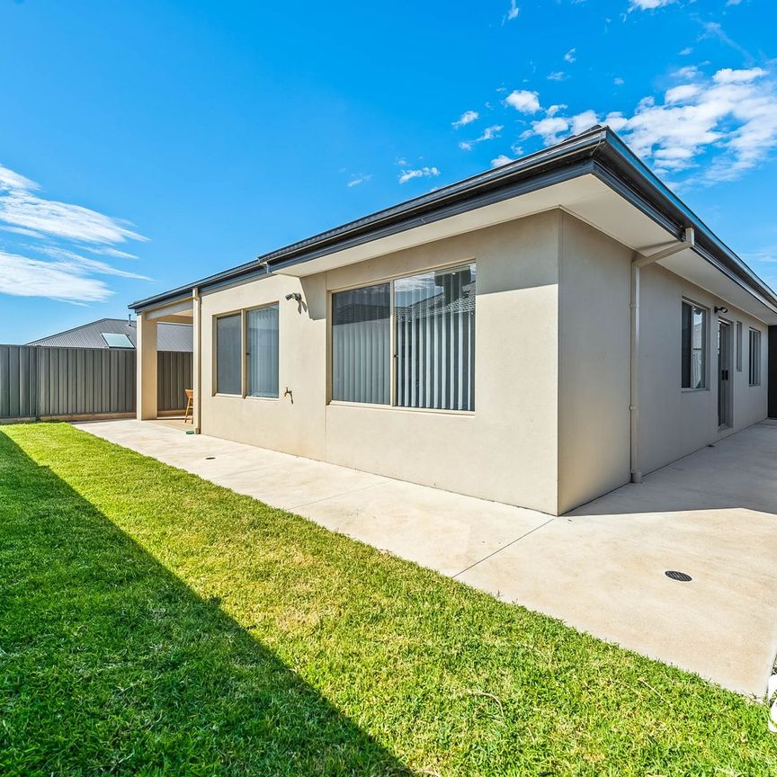 44 Annapurna Crescent, 3029, Truganina Vic - Photo 1