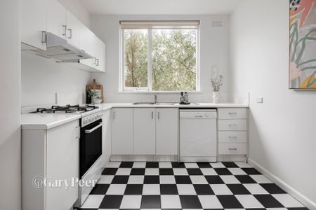 12 / 119 Brighton Rd, Elwood - Photo 3