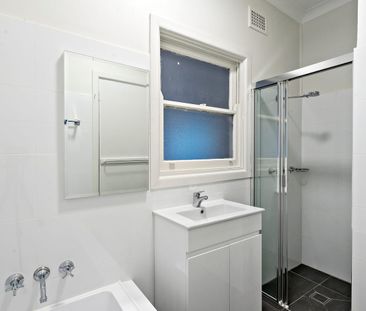 Modern Living - Photo 4