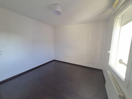 Location Appartement 2 pièces 37m² DECINES CHARPIEU 69150 - Photo 2