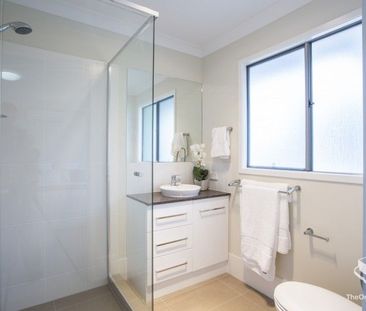 Contemporary Living, Perfect Location - Photo 5