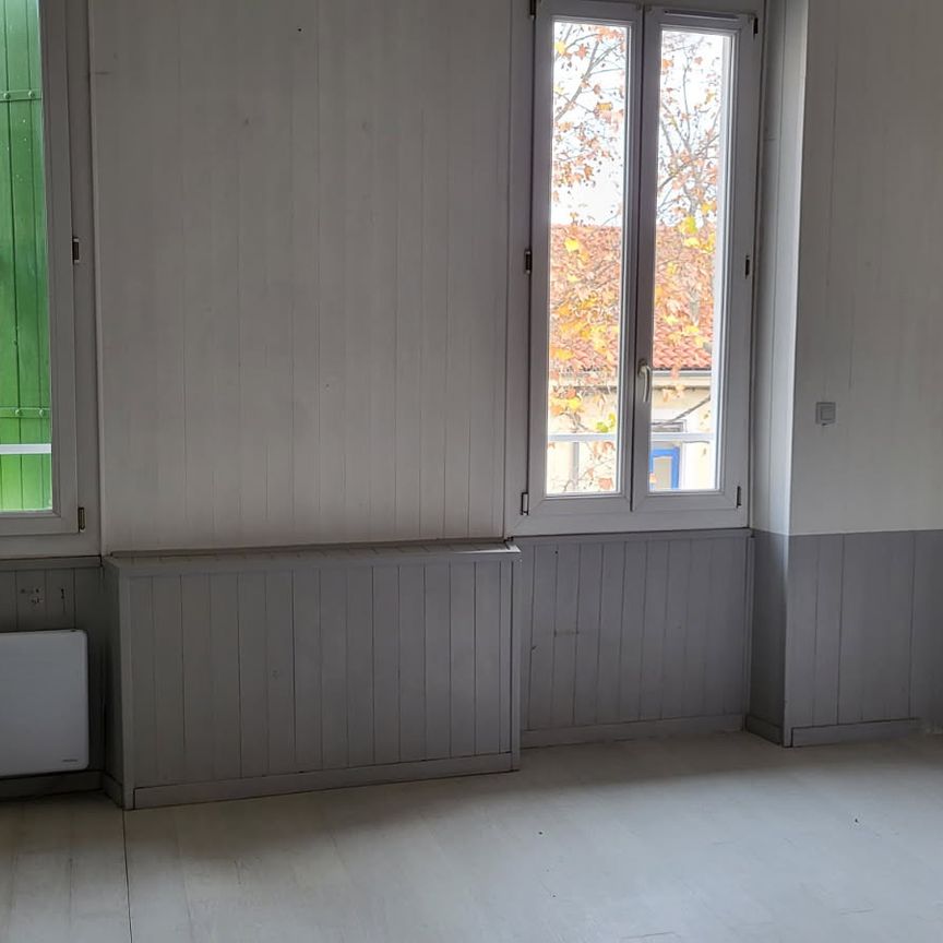 Location Appartement 1 pièce 33m² MARTIGUES 13500 - Photo 1