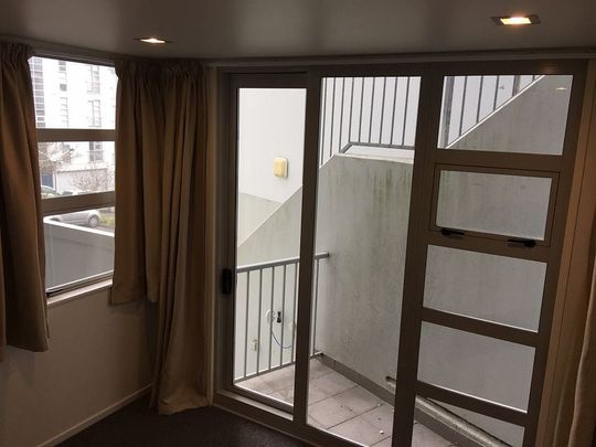 Great one bedroom apartment in the city - Photo 1