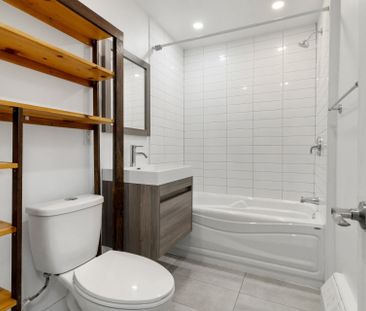 7220 Av. De Chateaubriand, #32 - Photo 2