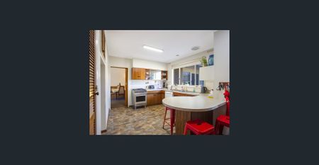 Spacious East Warrnambool Delight!! - Photo 3