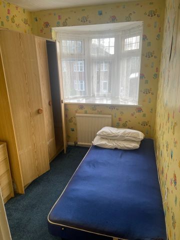 3 Bed Detached House, Lynmouth Drive, LE18 - Photo 5