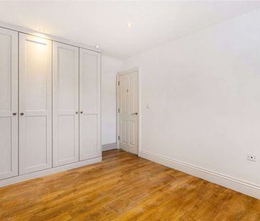 A beautifully presented detached four bedroom family home. - Photo 6