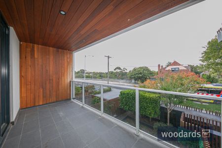 Sophisticated Urban Living in the Heart of Malvern East - Photo 4
