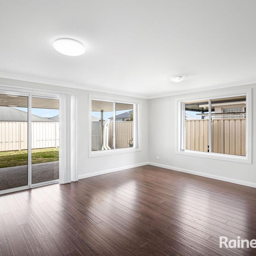 Spacious Family Living in Schofields - Photo 1