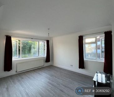 2 bedroom maisonette to rent - Photo 2
