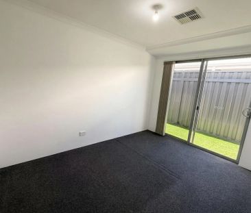 Exceptional Family Living at 9 Lockhart Street, Coodanup - Photo 6