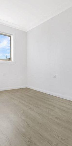 STUNNING 1 BEDROOM MODERN RENOVATED APARTMENT - Photo 1