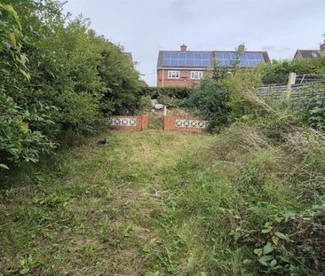 3 bedroom semi-detached house to rent - Photo 2
