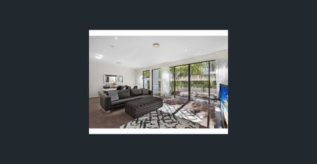 Modern Family Home in Benowa - Photo 2