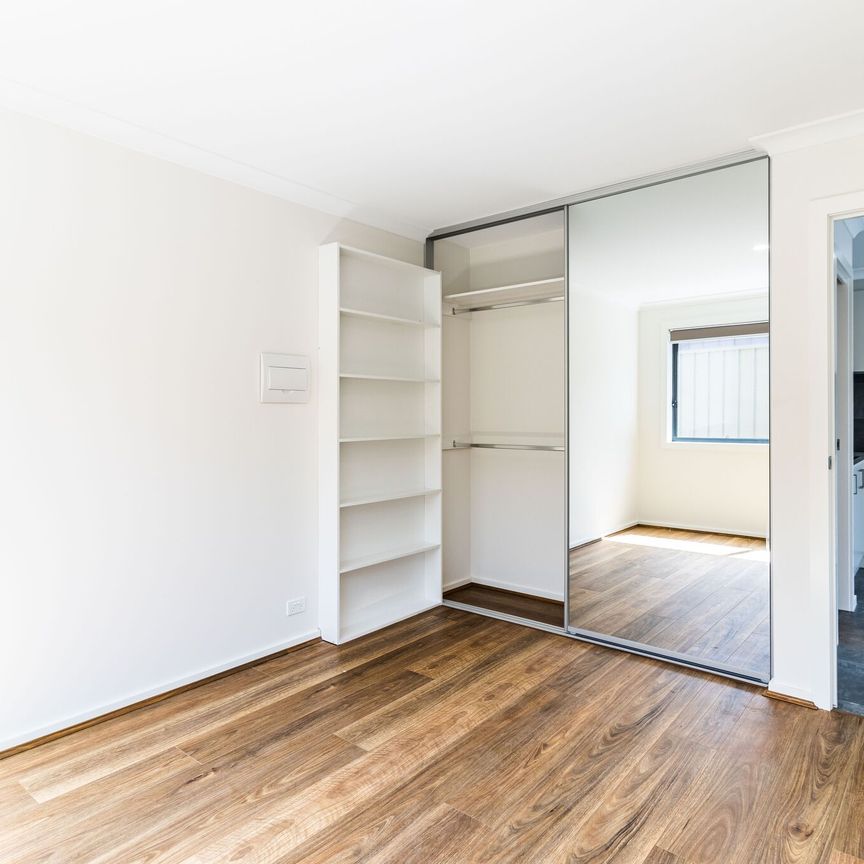 76B Chuculba Crescent, Giralang ACT 2617 - Townhouse For Rent | Domain - Photo 1