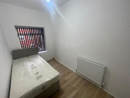 Elford Place East, Leeds - Photo 3