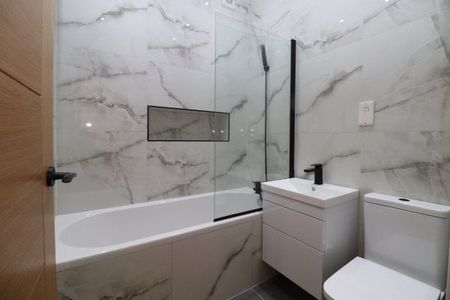 High Street, Clacton CO15, Property for rent - Photo 4