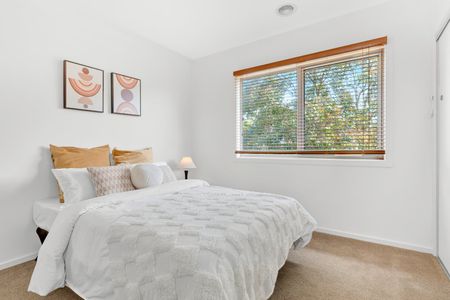 Contemporary Coastal Living in the Heart of Parkdale - Photo 3