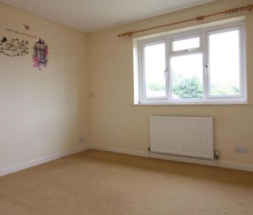 2 bedroom semi-detached house to rent - Photo 2
